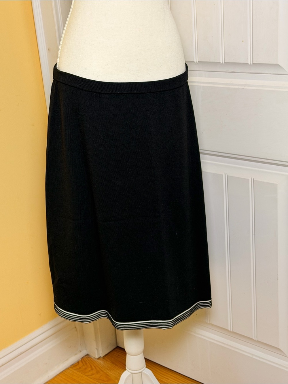Jones New York Black A-Line Skirt with Striped Hem